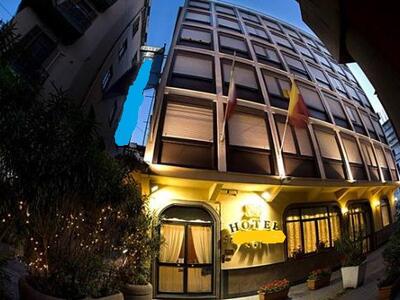 Hotel in vendita a Napoli