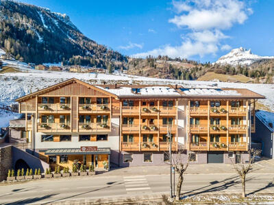 TRENTINO, VAL DI FASSA ALBERGO IN VENDITA